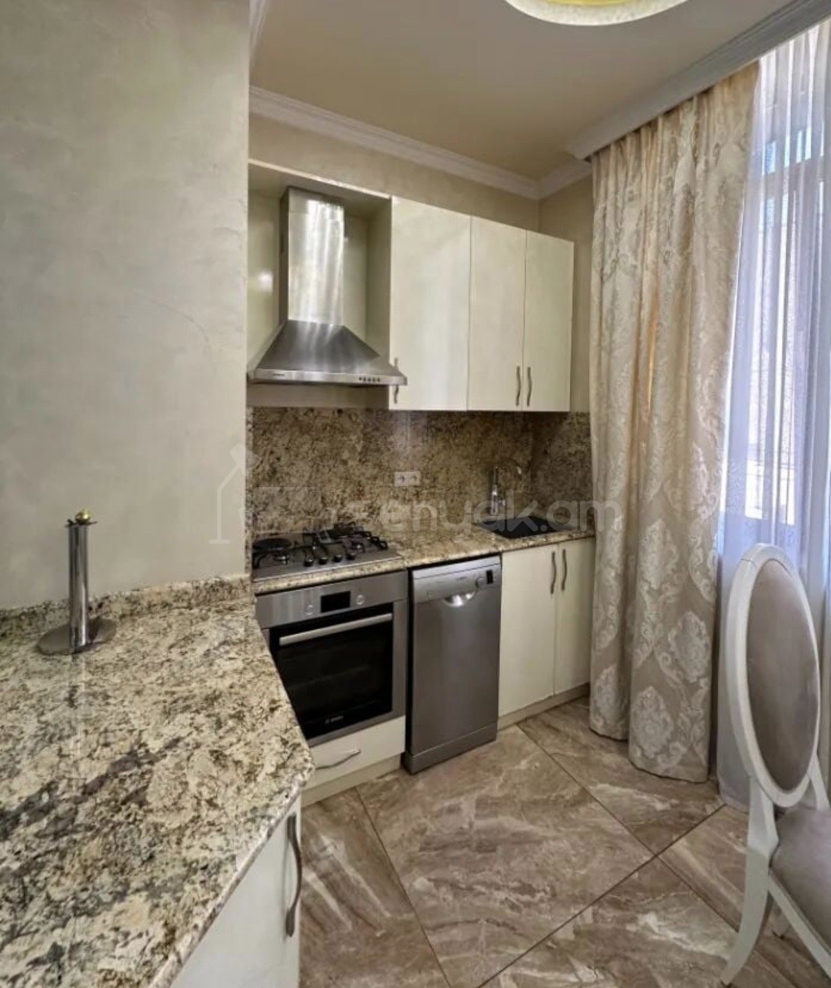 2 Սենյականոց Բնակարան Նորակառույցում, 79քմ, 5/5 հարկ, Կապիտալ Վերանորոգված
