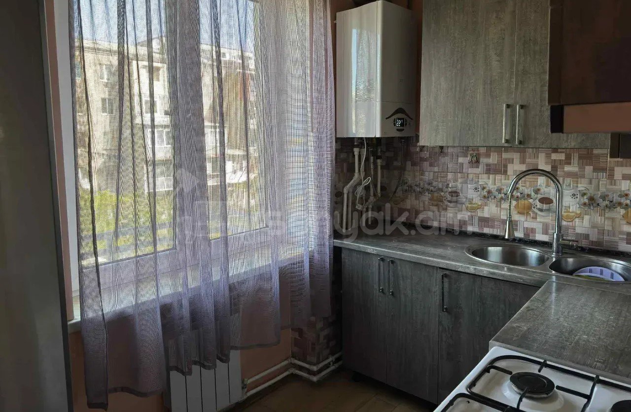 2 Սենյականոց Բնակարան Քարե Շենքում, 50քմ, 3/5 հարկ, Կապիտալ Վերանորոգված
