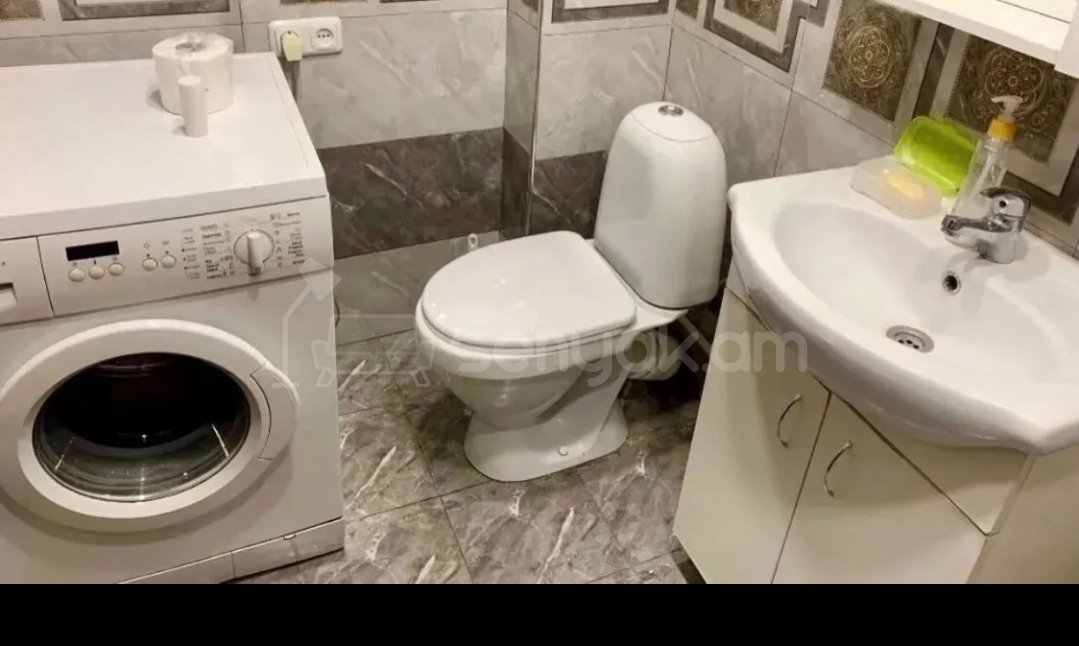 2 Սենյականոց Բնակարան Քարե Շենքում, 56քմ, 5/5 հարկ, Կապիտալ Վերանորոգված, Կահավորված