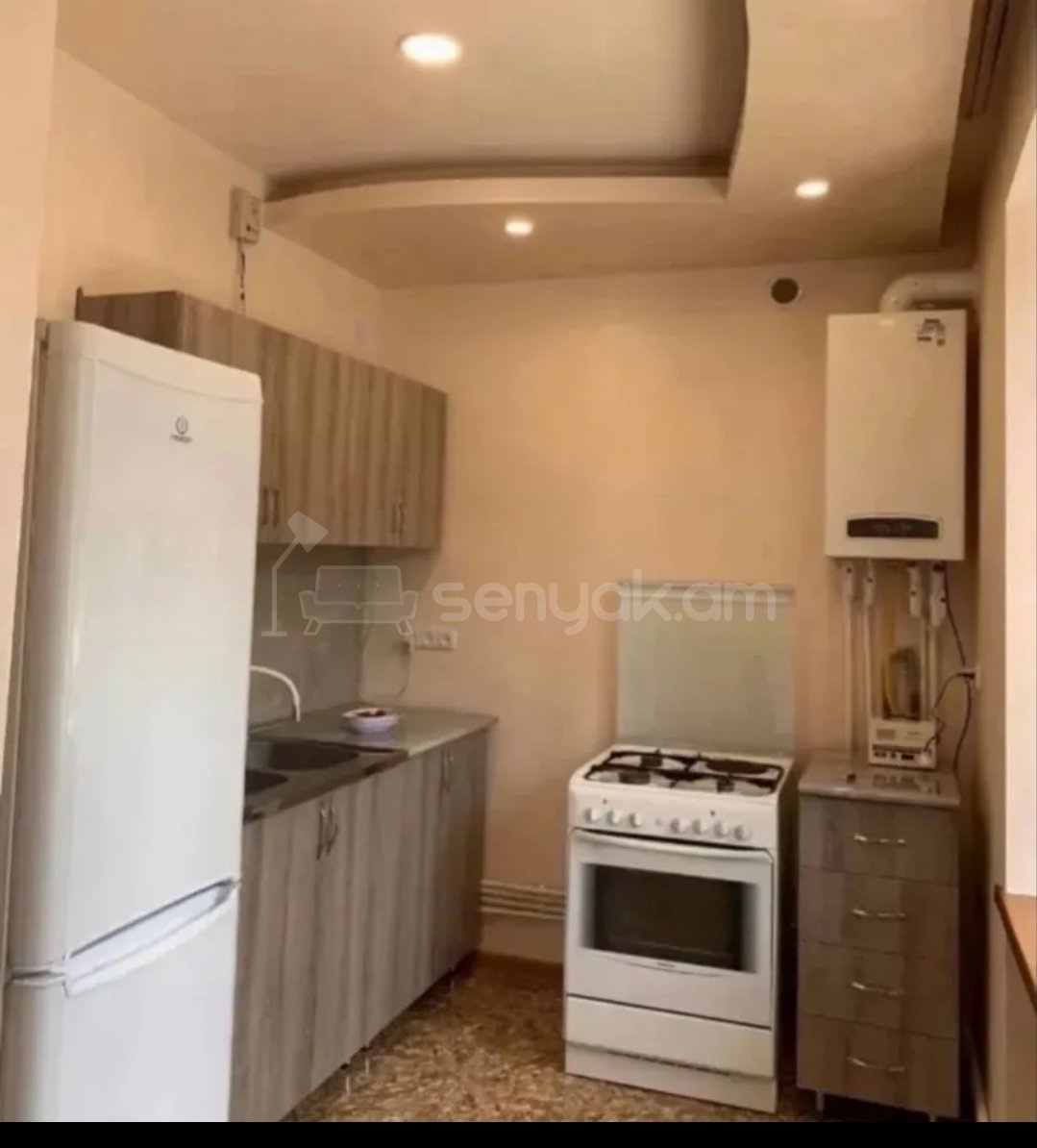2 Սենյականոց Բնակարան Քարե Շենքում, 56քմ, 5/5 հարկ, Կապիտալ Վերանորոգված, Կահավորված