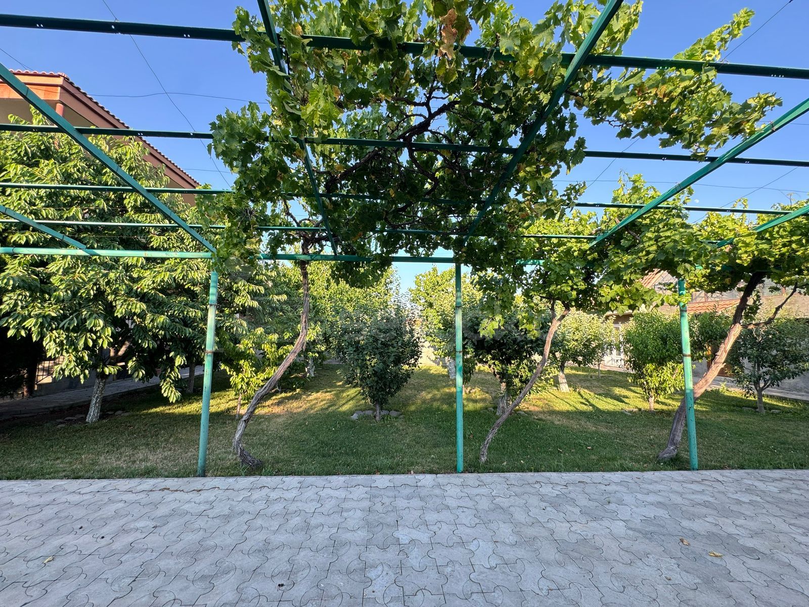 4 Սենյականոց Շքեղ Առանձնատուն, 377քմ, Ավտոտնակով