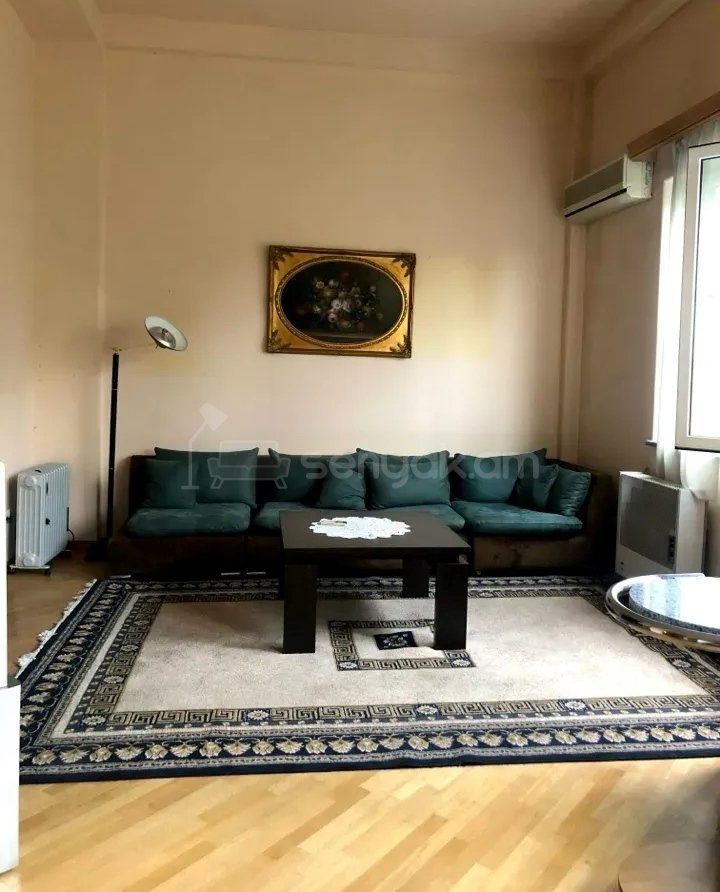 3 Սենյականոց Բնակարան Քարե Շենքում, 94քմ, 3/4 հարկ, Նորմալ Վիճակում