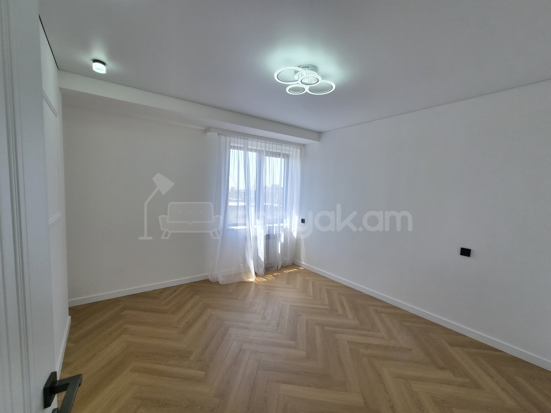 3 Սենյականոց Բնակարան, 63քմ, 12/13 հարկ, Դիզայներական Վերանորոգված