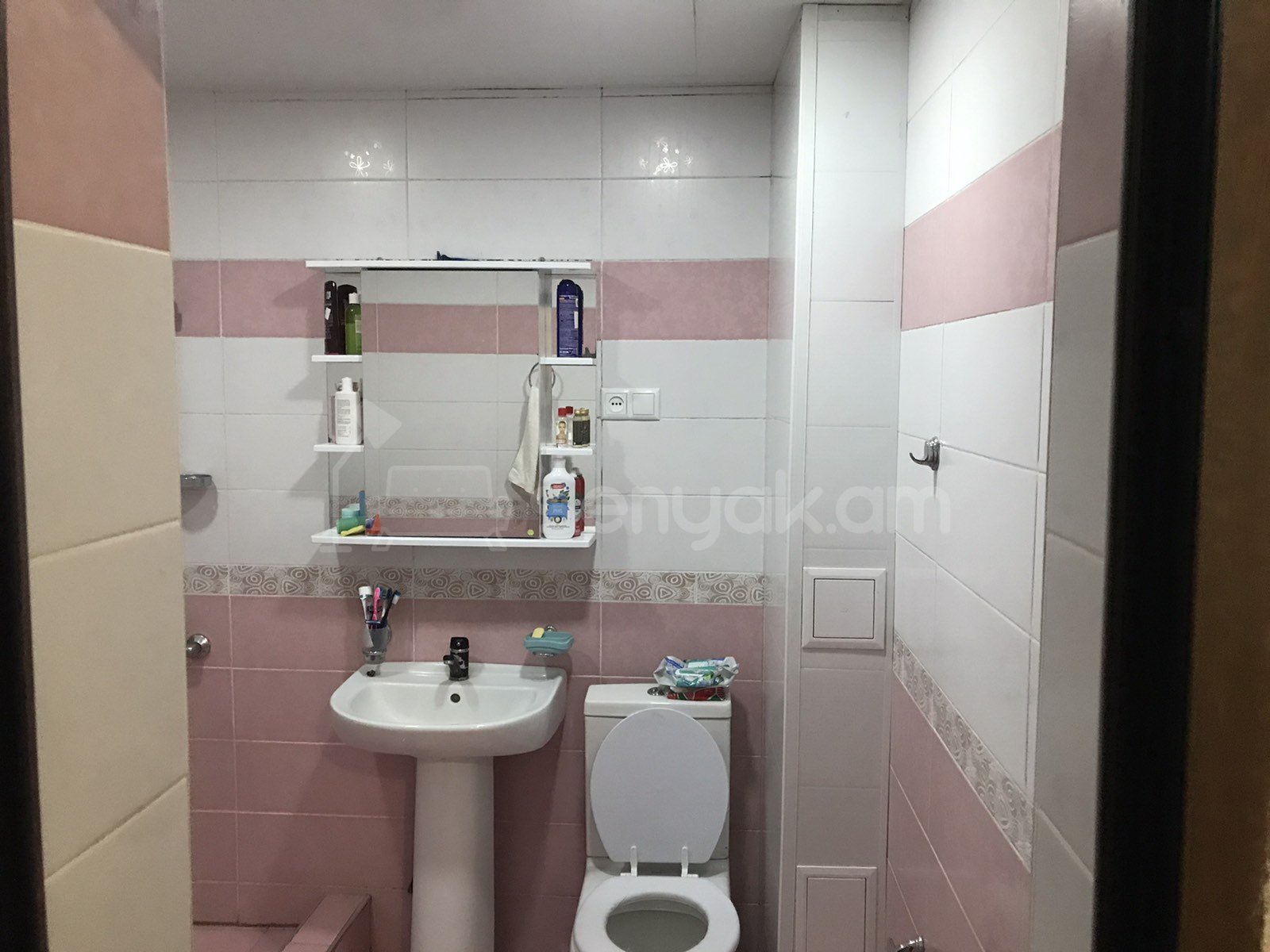 2 Սենյականոց Բնակարան, 50քմ, 3/9 հարկ, Կապիտալ Վերանորոգված, Կահավորված, Արևկող