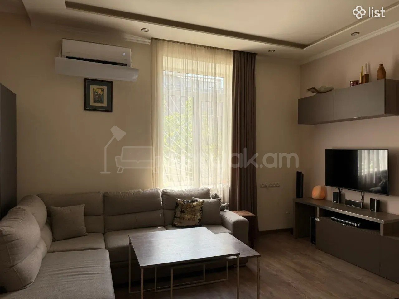 1 Սենյականոց Բնակարան Քարե Շենքում, 40քմ, 2/4 հարկ, Կապիտալ Վերանորոգված, Կահավորված, Արևկող