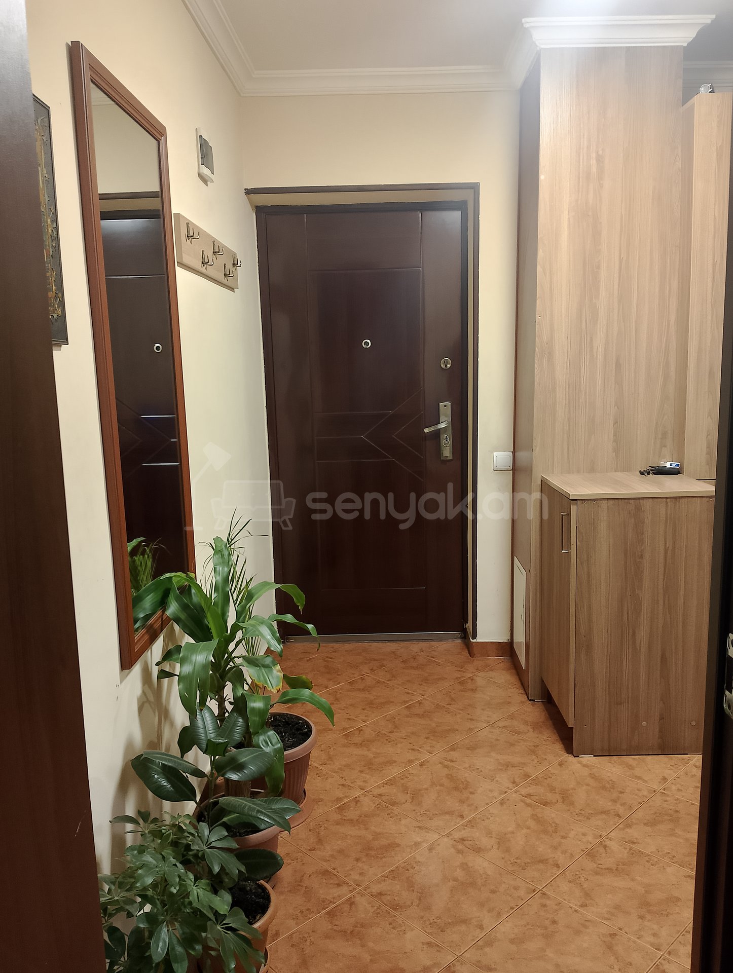 3 Սենյականոց Բնակարան Քարե Շենքում, 54քմ, 1/4 հարկ, Նորմալ Վիճակում