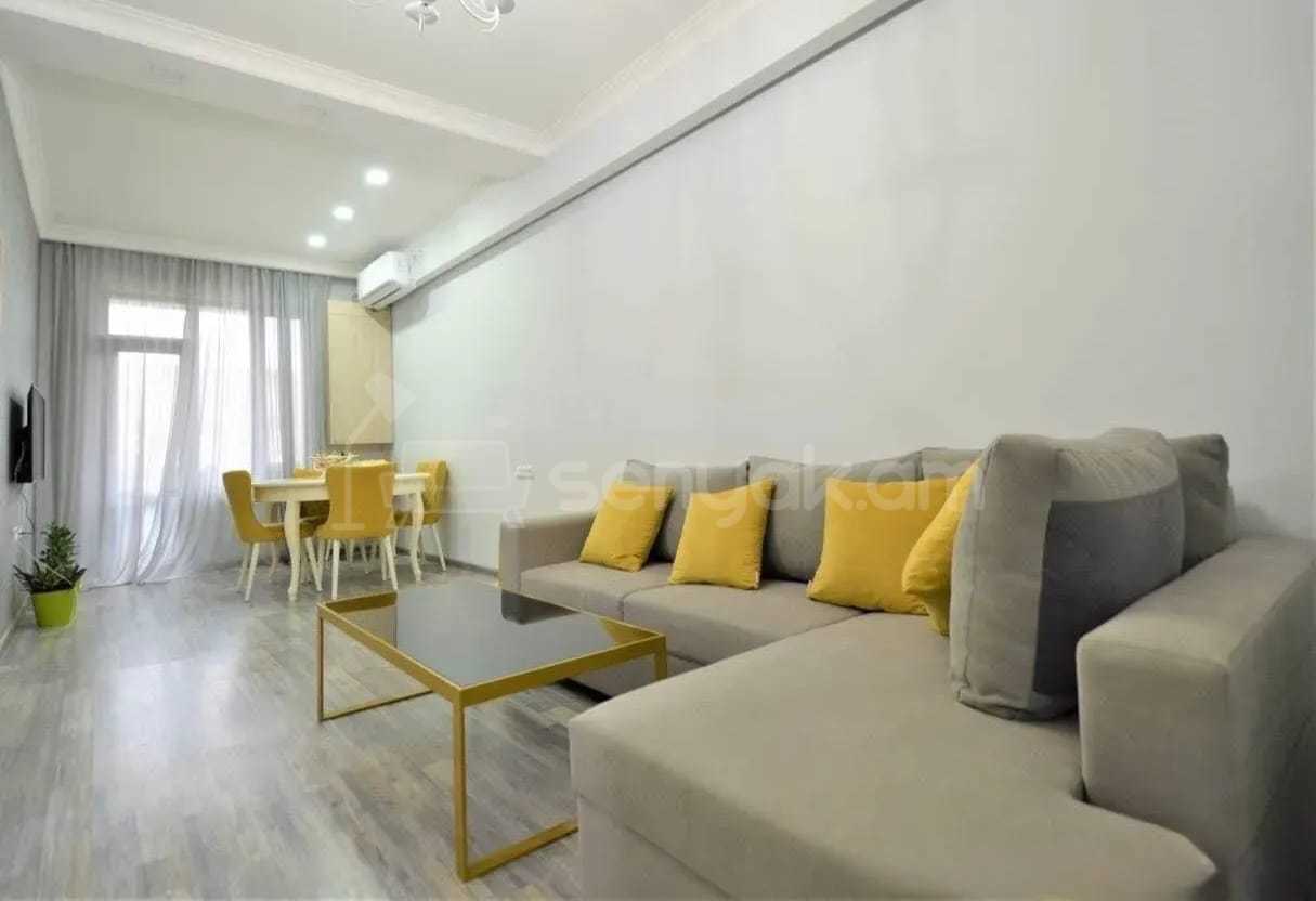 3 Սենյականոց Բնակարան Քարե Շենքում, 70քմ, 4/5 հարկ, Կապիտալ Վերանորոգված, Կահավորված