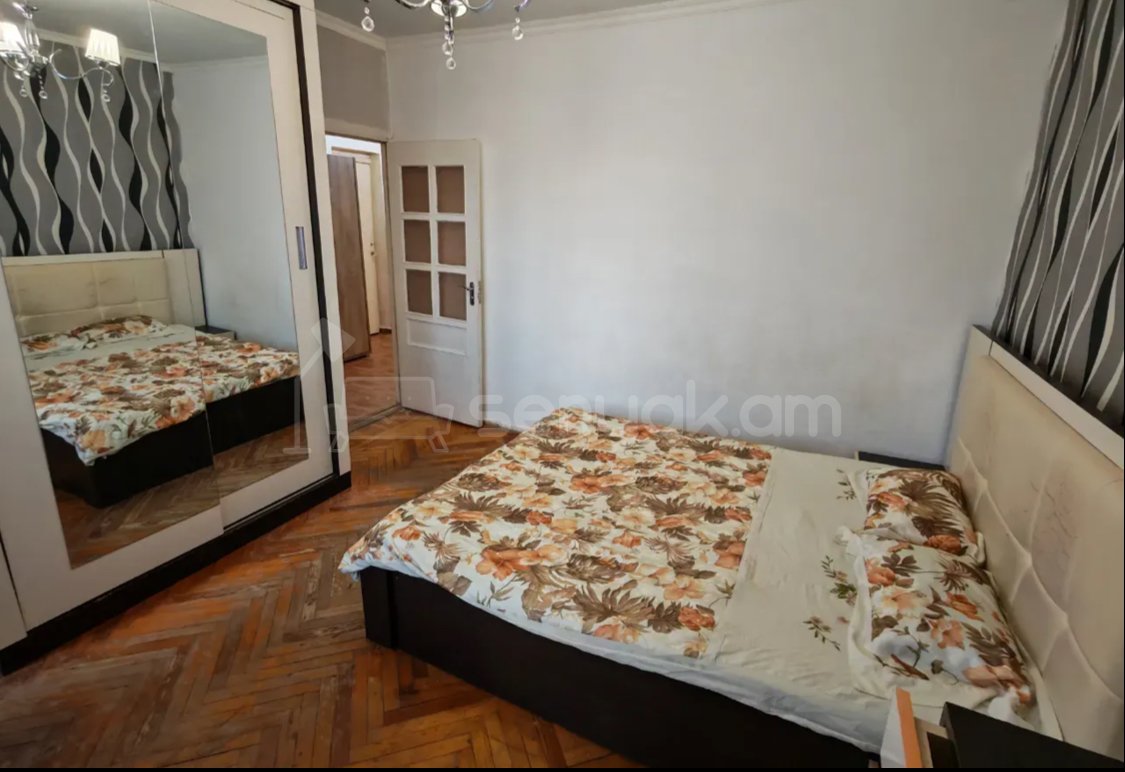 3 Սենյականոց Բնակարան Քարե Շենքում, 73քմ, 1/5 հարկ, Նորմալ Վիճակում