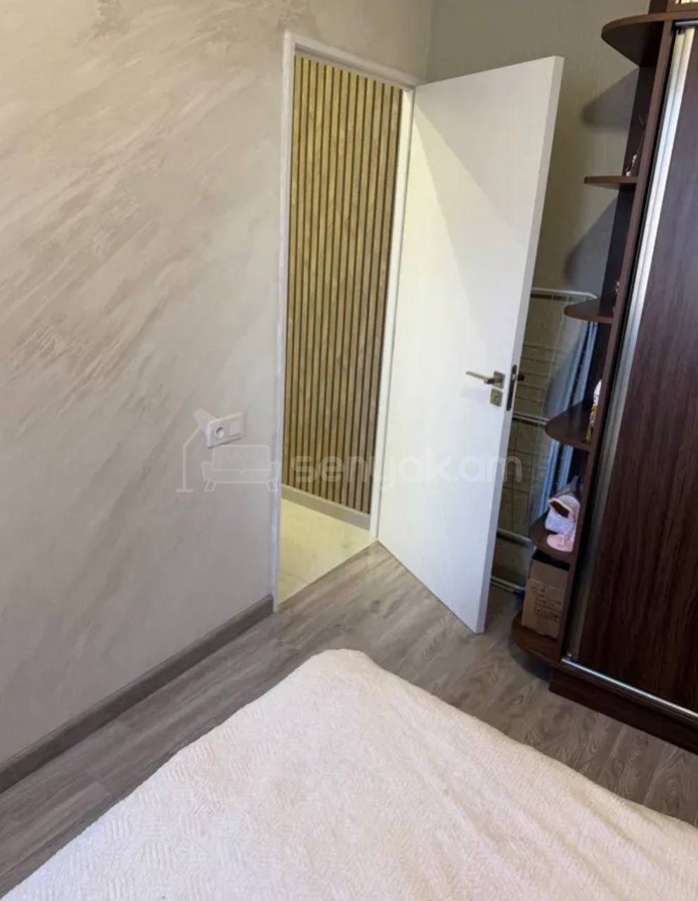 2 Սենյականոց Բնակարան, 40քմ, 8/9 հարկ, Կապիտալ Վերանորոգված