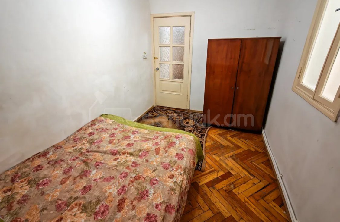 3 Սենյականոց Բնակարան Քարե Շենքում, 73քմ, 1/5 հարկ, Նորմալ Վիճակում