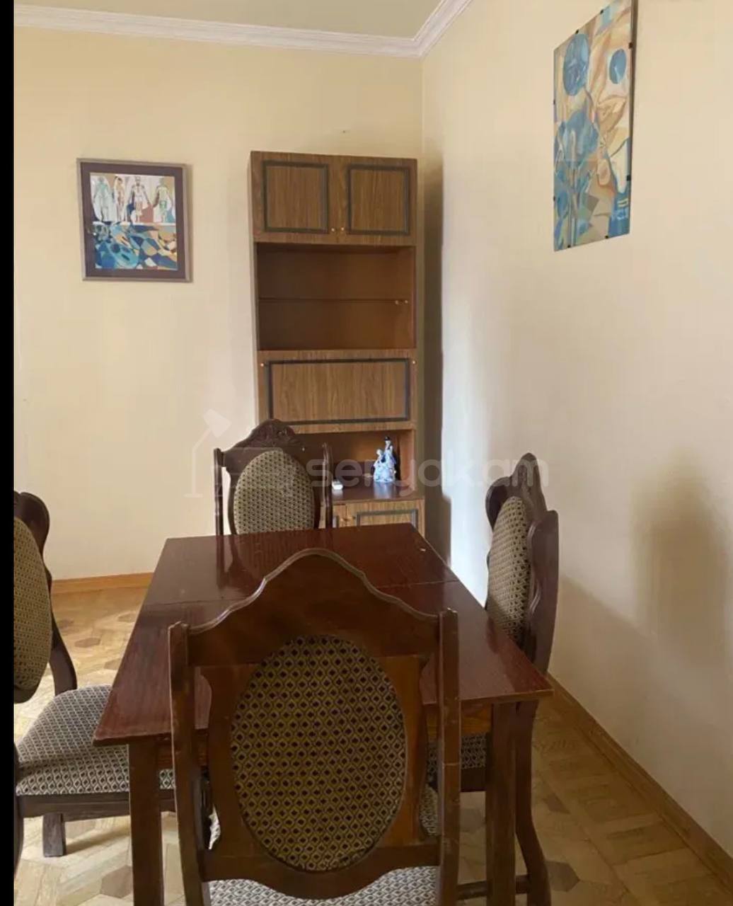 4 Սենյականոց Բնակարան Քարե Շենքում, 88քմ, 2/5 հարկ, Նորմալ Վիճակում