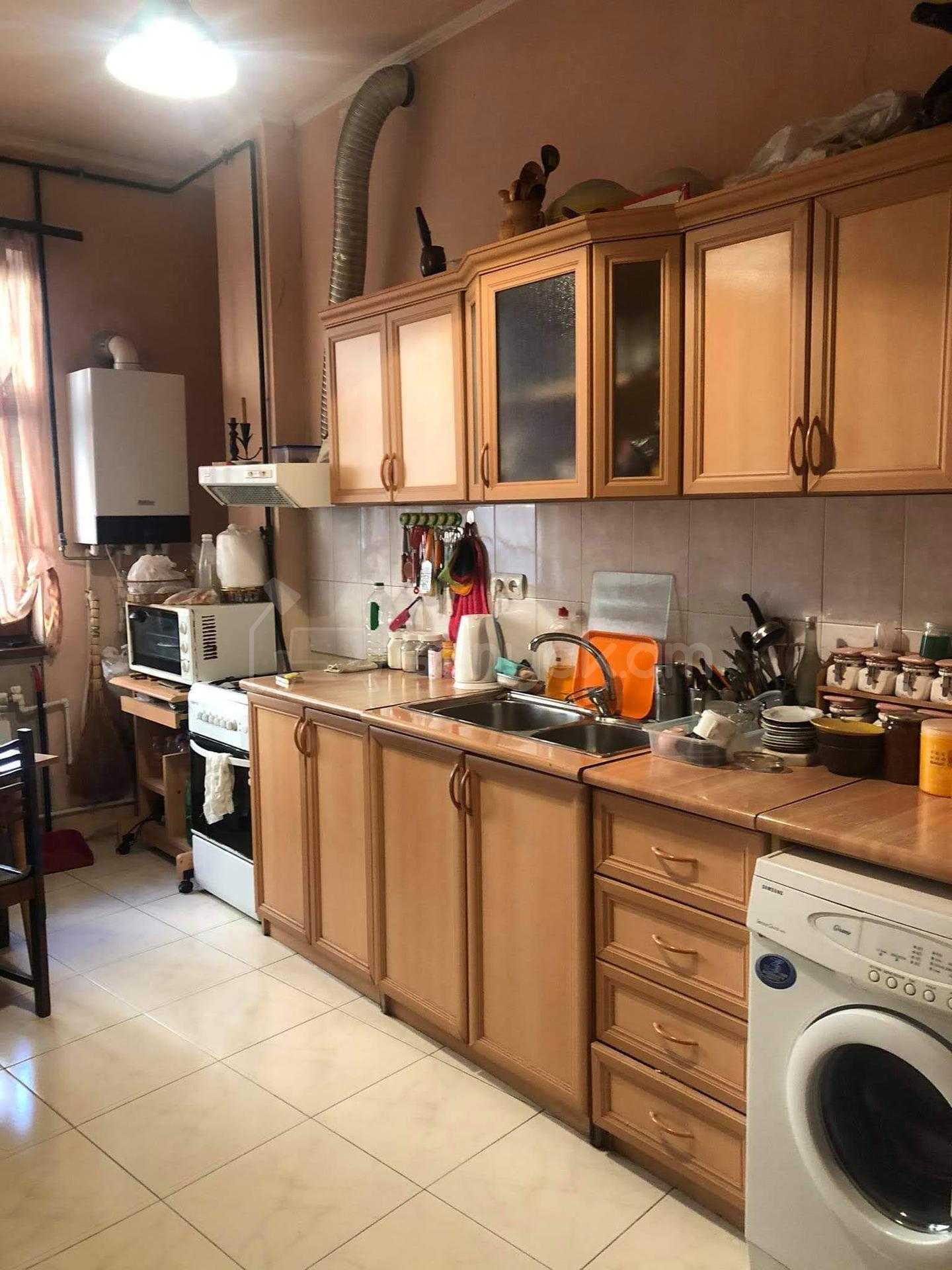 3 Սենյականոց Բնակարան Քարե Շենքում, 97քմ, 2/5 հարկ, Կոսմետիկ Վերանորոգված