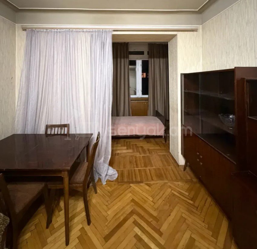 1 Սենյականոց Բնակարան Քարե Շենքում, 44քմ, 5/5 հարկ, Կոսմետիկ Վերանորոգված
