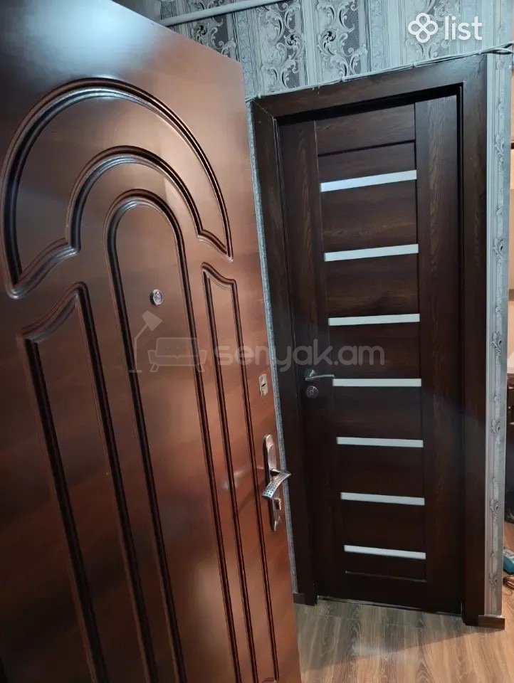 1 Սենյականոց Բնակարան Քարե Շենքում, 40քմ, 4/5 հարկ, Կապիտալ Վերանորոգված, Կահավորված, Արևկող