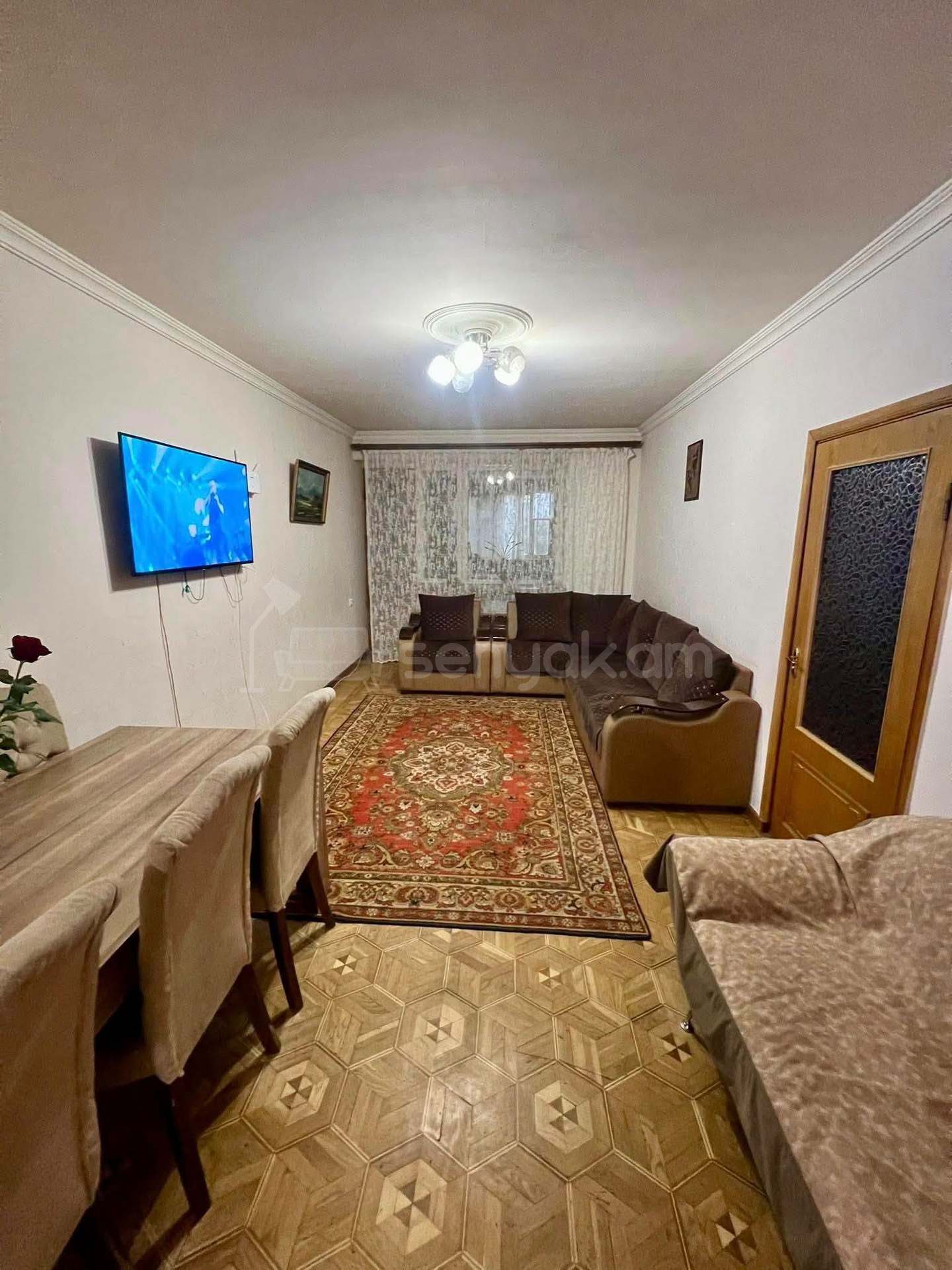 4 Սենյականոց Բնակարան Քարե Շենքում, 110քմ, 3/5 հարկ, Նորմալ Վիճակում