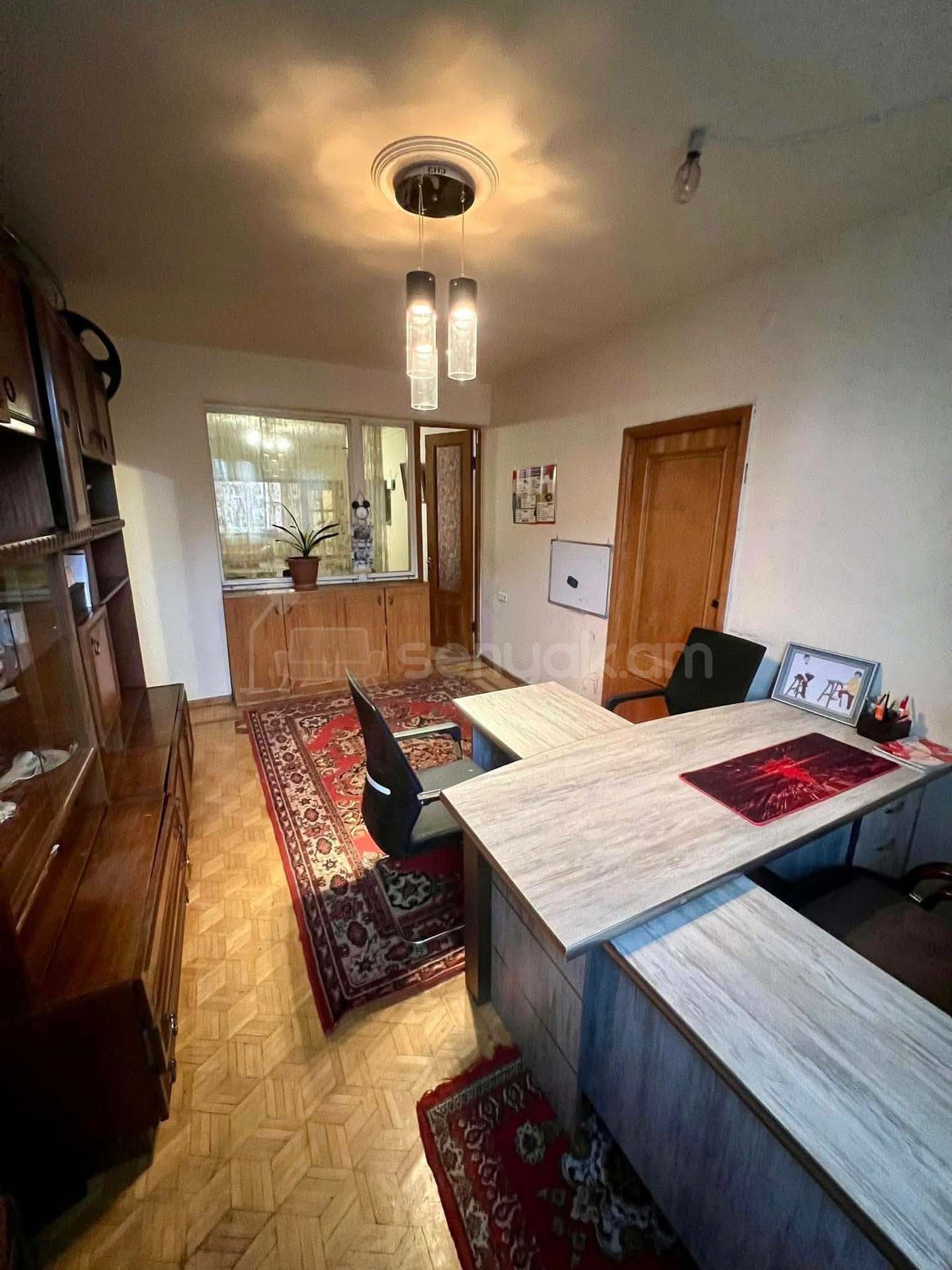 4 Սենյականոց Բնակարան Քարե Շենքում, 110քմ, 3/5 հարկ, Նորմալ Վիճակում