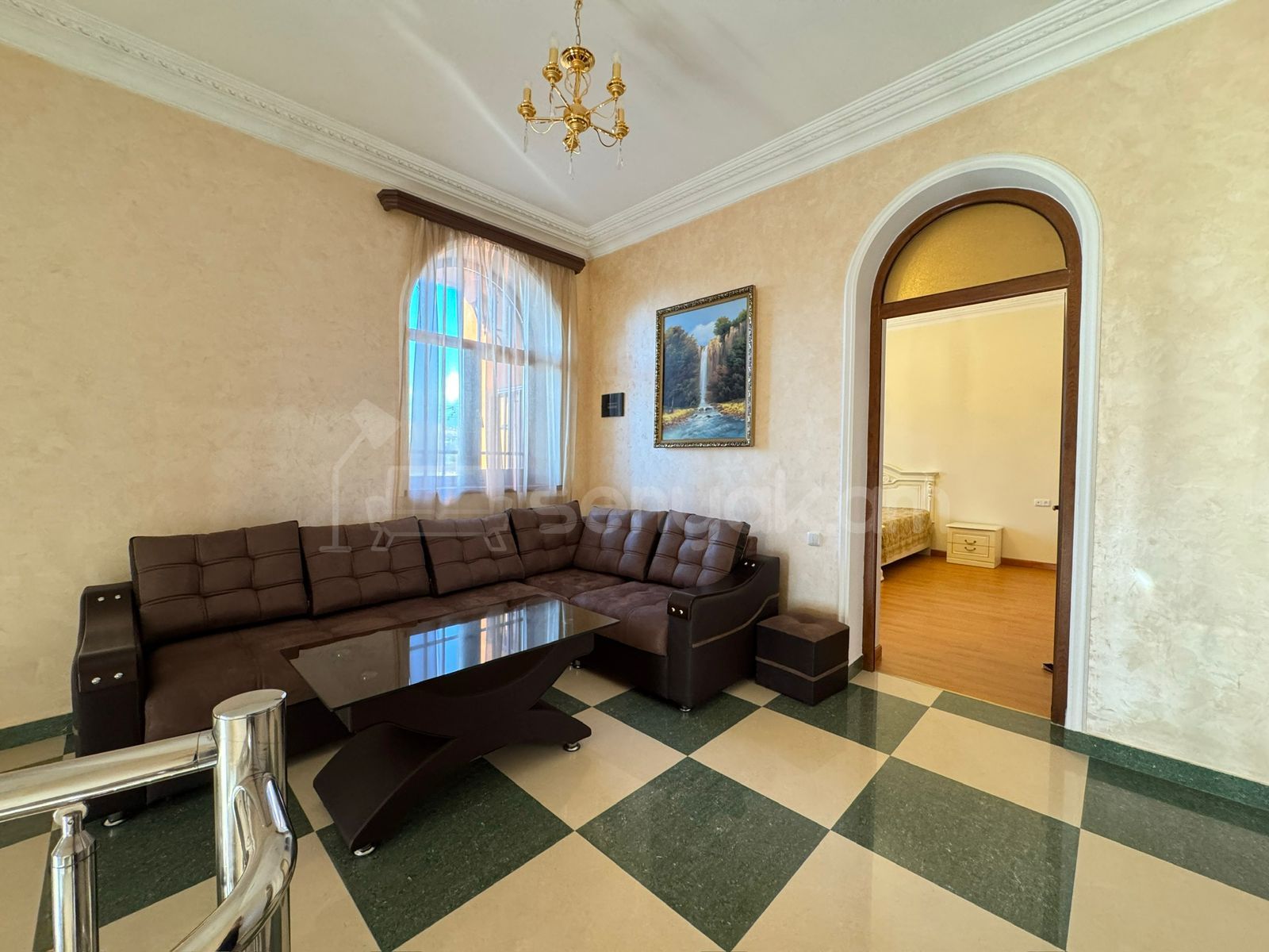 4 Սենյականոց Սեփական Տուն, 377քմ, Կապիտալ Վերանորոգված, Ավտոտնակով