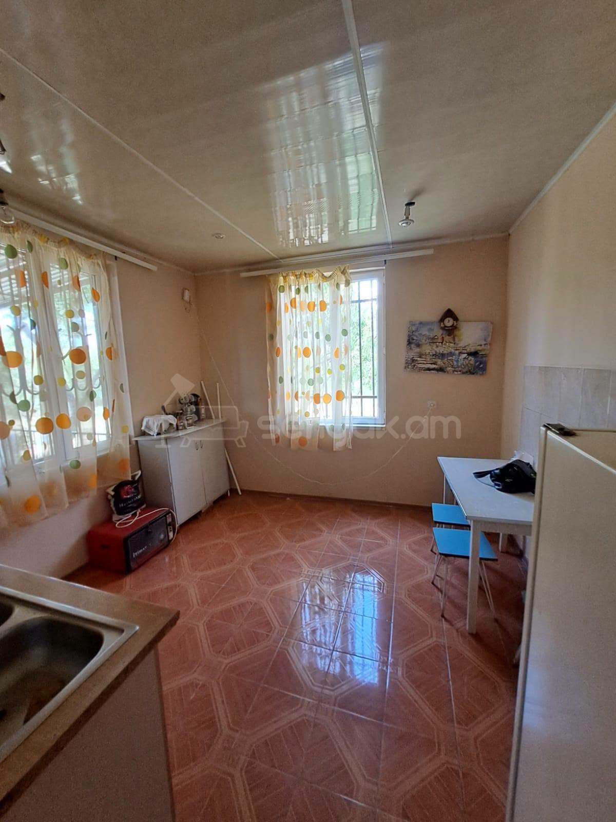 3 Սենյականոց Սեփական Տուն, 71քմ, Նորմալ Վիճակում
