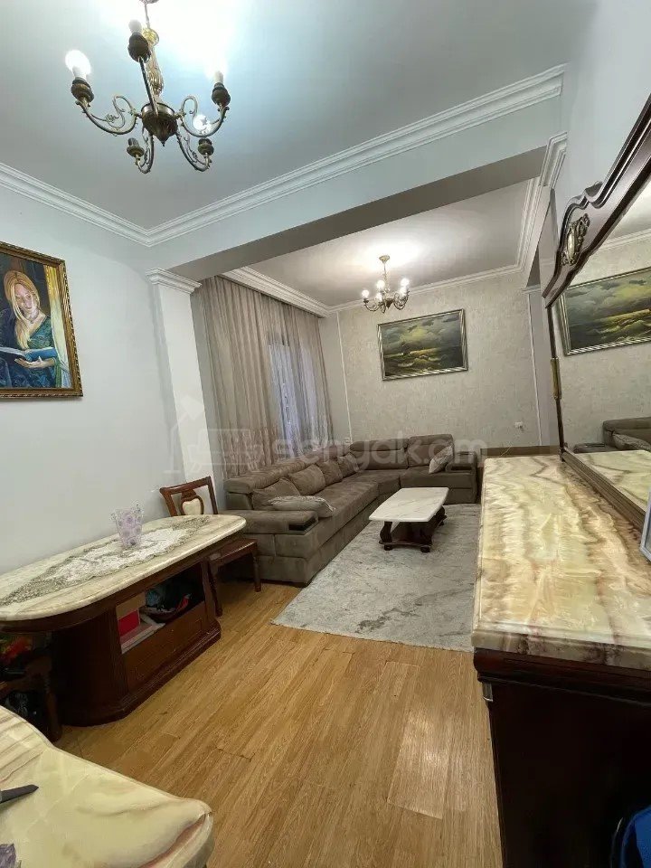 4 Սենյականոց Բնակարան Նորակառույցում, 77քմ, 2/3 հարկ, Կապիտալ Վերանորոգված