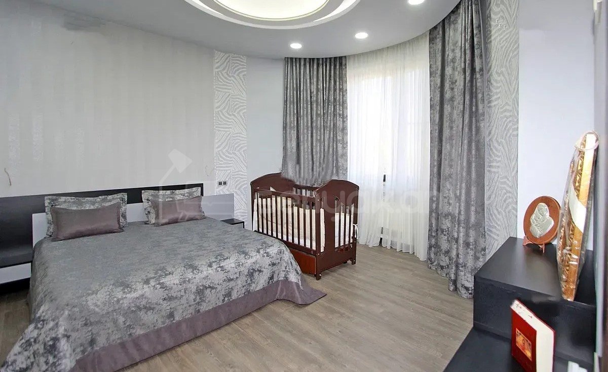 4 Սենյականոց Շքեղ Առանձնատուն, 280քմ, Լողավազանով
