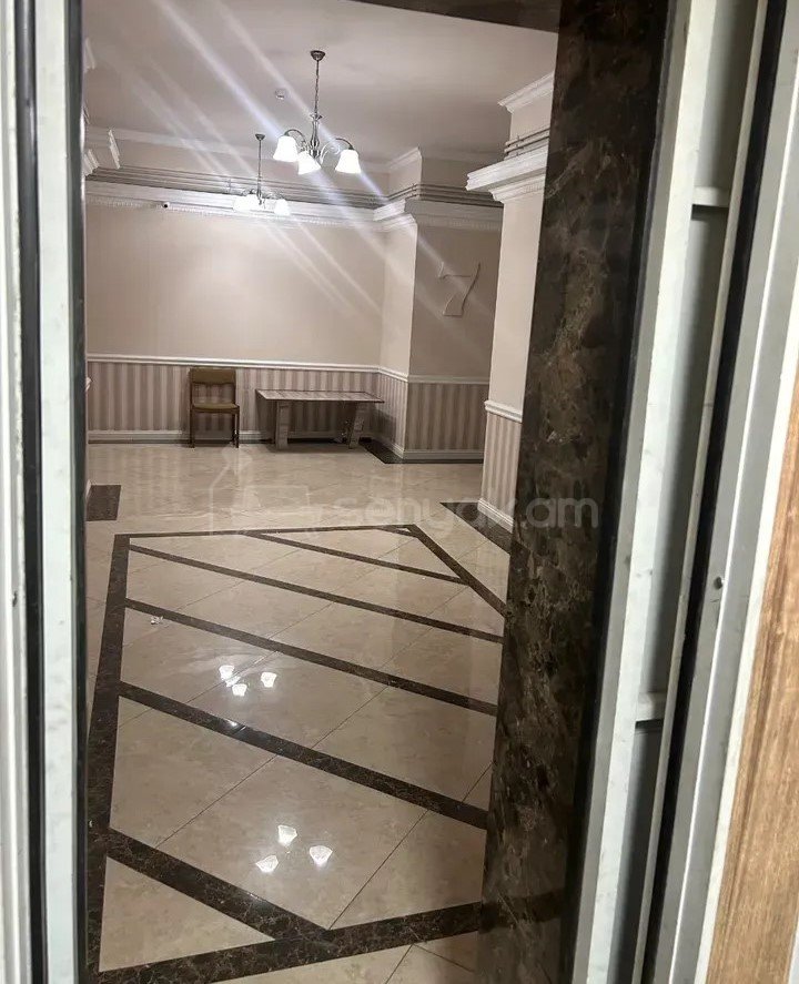 4 Սենյականոց Բնակարան Նորակառույց Քարե Շենքում, 58քմ, 7/7 հարկ, Կապիտալ Վերանորոգված
