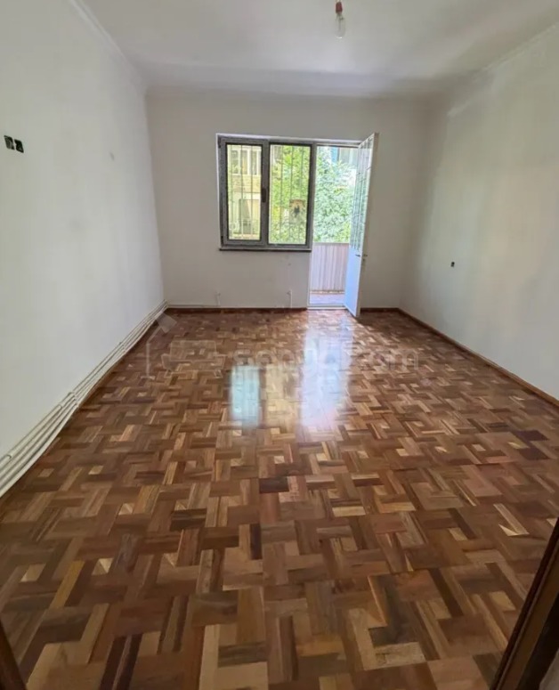 3 Սենյականոց Բնակարան Քարե Շենքում, 70քմ, 2/5 հարկ, Կապիտալ Վերանորոգված