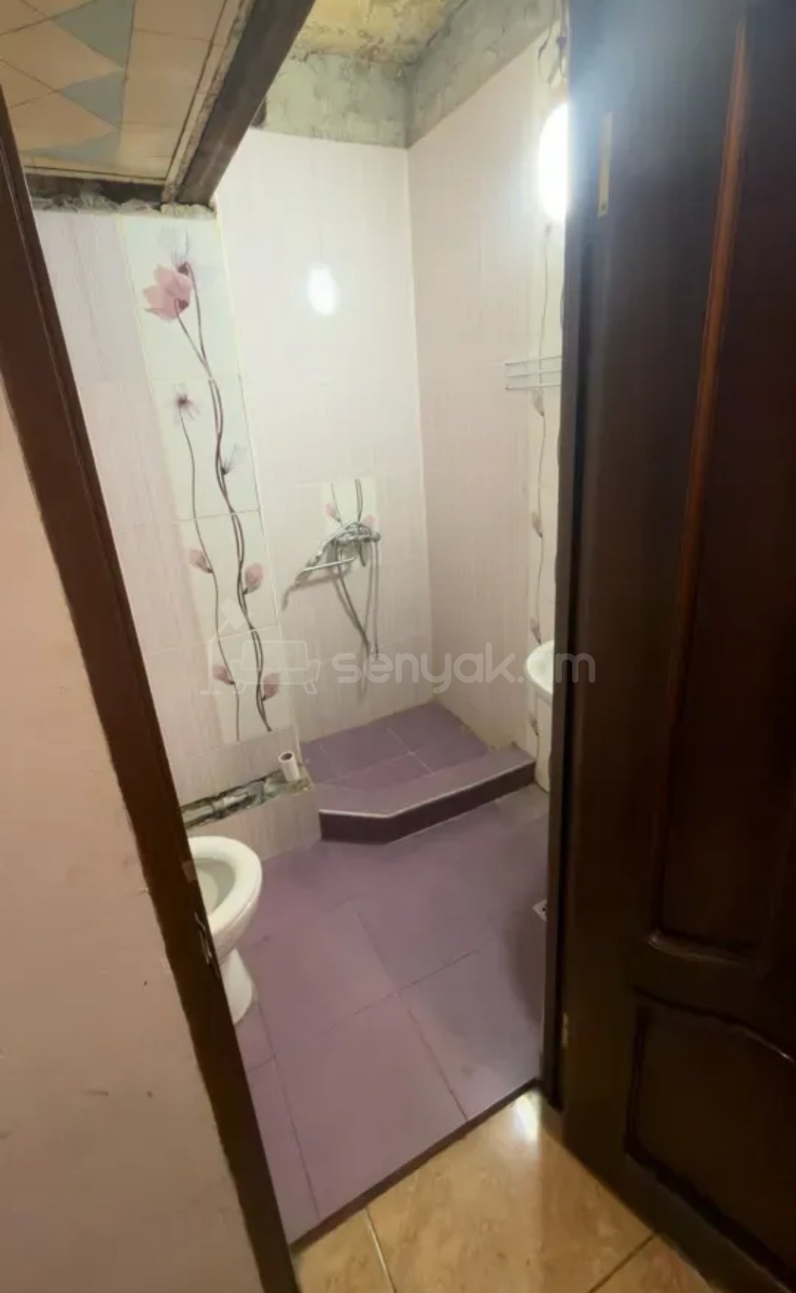 2 Սենյականոց Բնակարան Քարե Շենքում, 53քմ, 5/5 հարկ, Կոսմետիկ Վերանորոգված