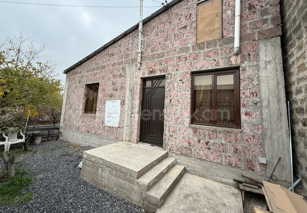 3 Սենյականոց Սեփական Տուն, 70քմ, Նորմալ Վիճակում, Կահավորված