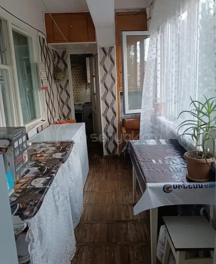 3 Սենյականոց Բնակարան, 73քմ, 4/9 հարկ, Նորմալ Վիճակում