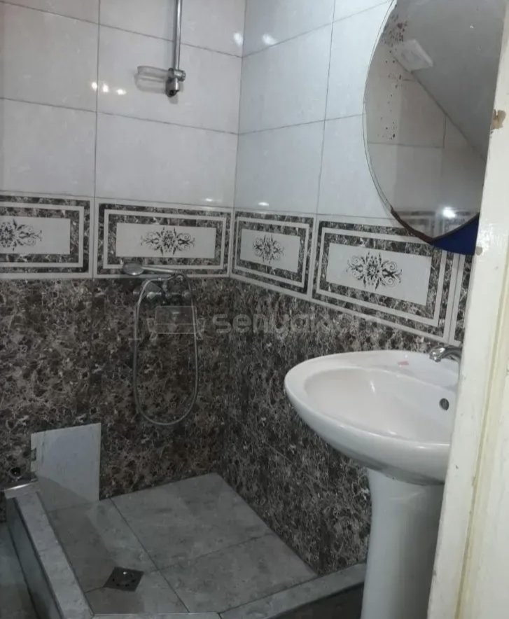 3 Սենյականոց Բնակարան Քարե Շենքում, 67քմ, 2/2 հարկ, Նորմալ Վիճակում, Կահավորված, Արևկող