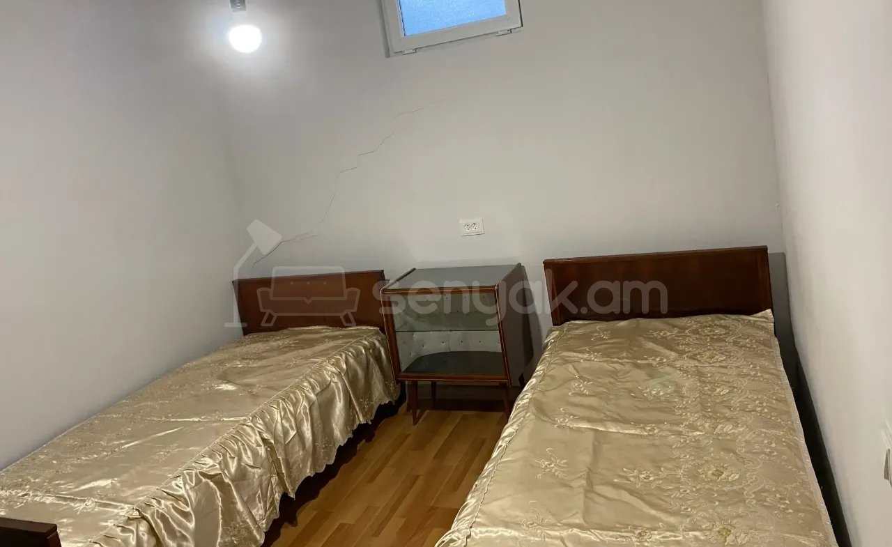2 Սենյականոց Բնակարան Քարե Շենքում, 46քմ, 1/1 հարկ, Կապիտալ Վերանորոգված, Կահավորված, Արևկող