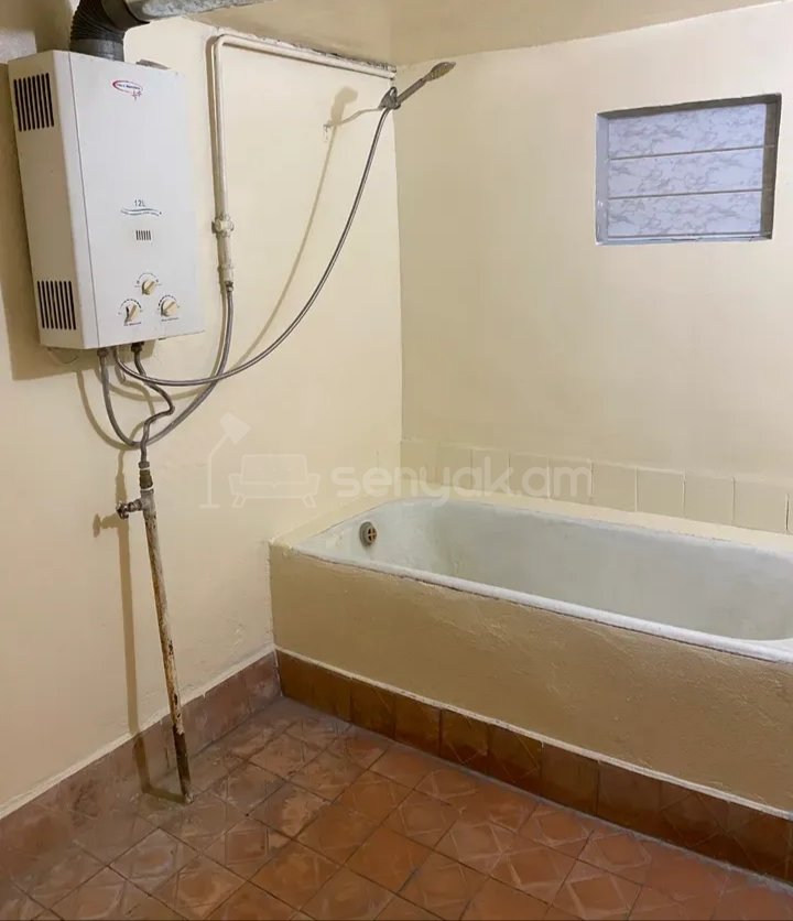 2 Սենյականոց Բնակարան Քարե Շենքում, 46քմ, 1/1 հարկ, Կապիտալ Վերանորոգված, Կահավորված, Արևկող