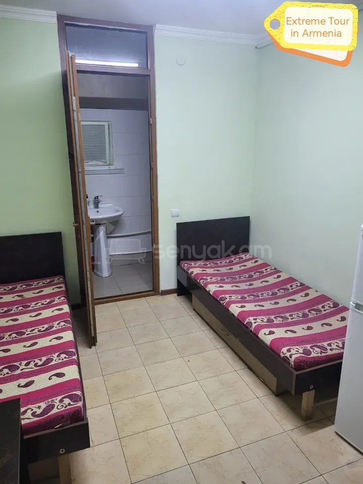 1 Սենյականոց Բնակարան Քարե Շենքում, 25քմ, 1/1 հարկ, Նորմալ Վիճակում, Կահավորված