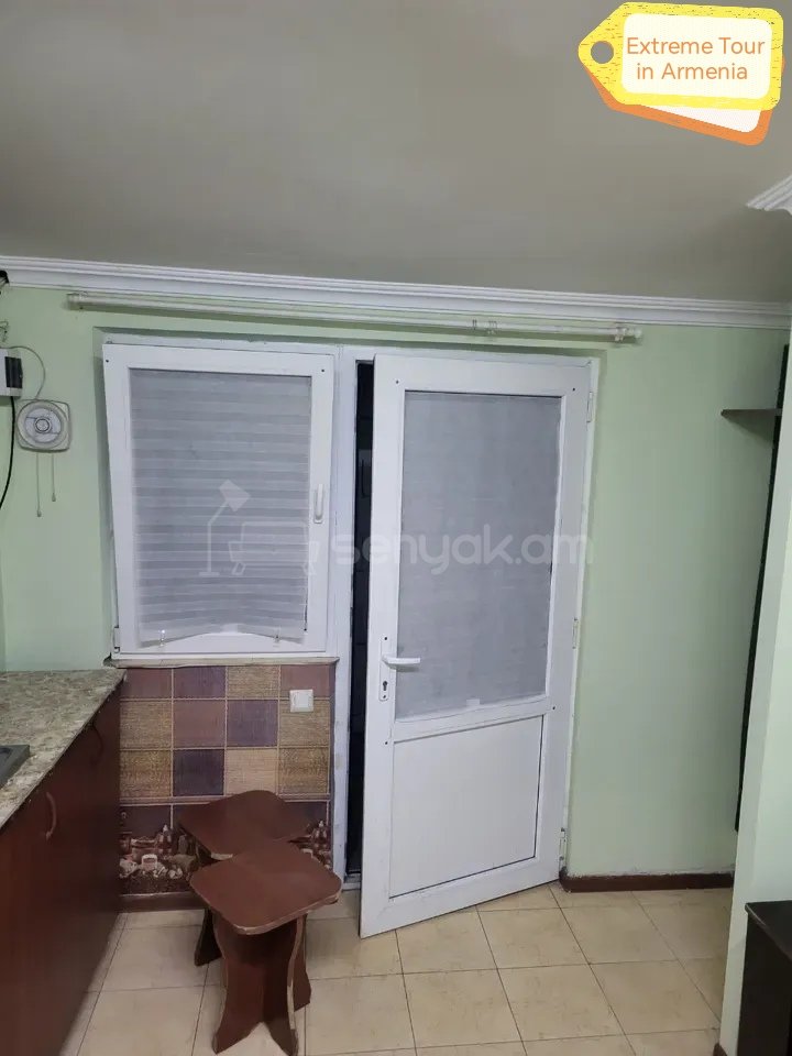 1 Սենյականոց Բնակարան Քարե Շենքում, 25քմ, 1/1 հարկ, Նորմալ Վիճակում, Կահավորված