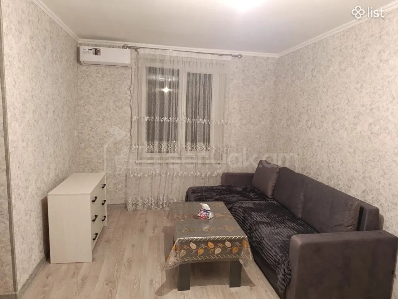 1 Սենյականոց Բնակարան Քարե Շենքում, 40քմ, 4/5 հարկ, Կապիտալ Վերանորոգված, Կահավորված, Արևկող