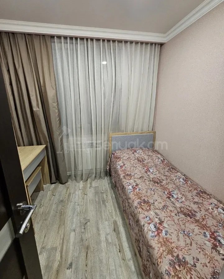 3 Սենյականոց Բնակարան Քարե Շենքում, 53քմ, 5/5 հարկ, Կապիտալ Վերանորոգված, Կահավորված