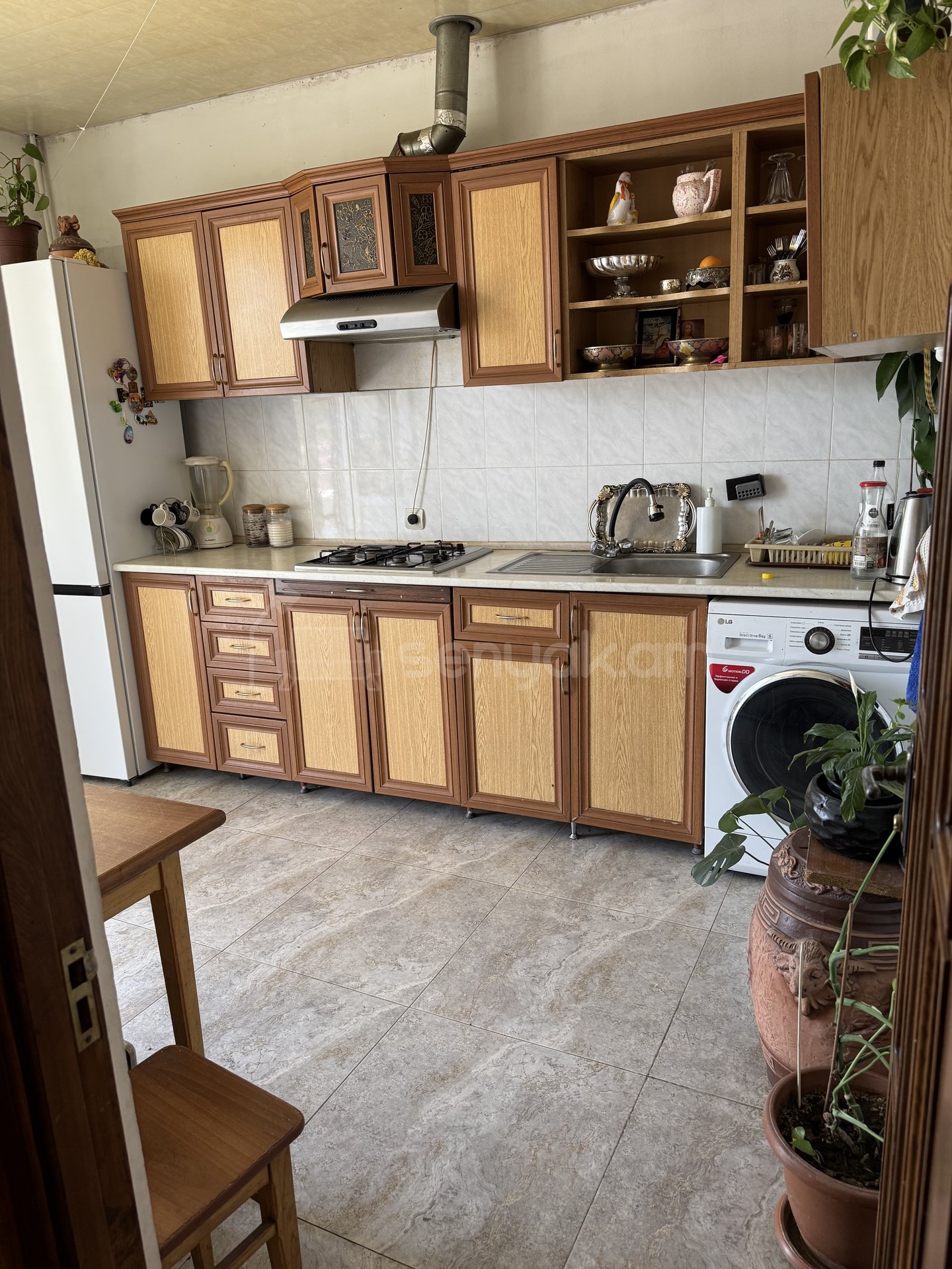 4 Սենյականոց Բնակարան Քարե Շենքում, 70քմ, 5/5 հարկ, Կոսմետիկ Վերանորոգված