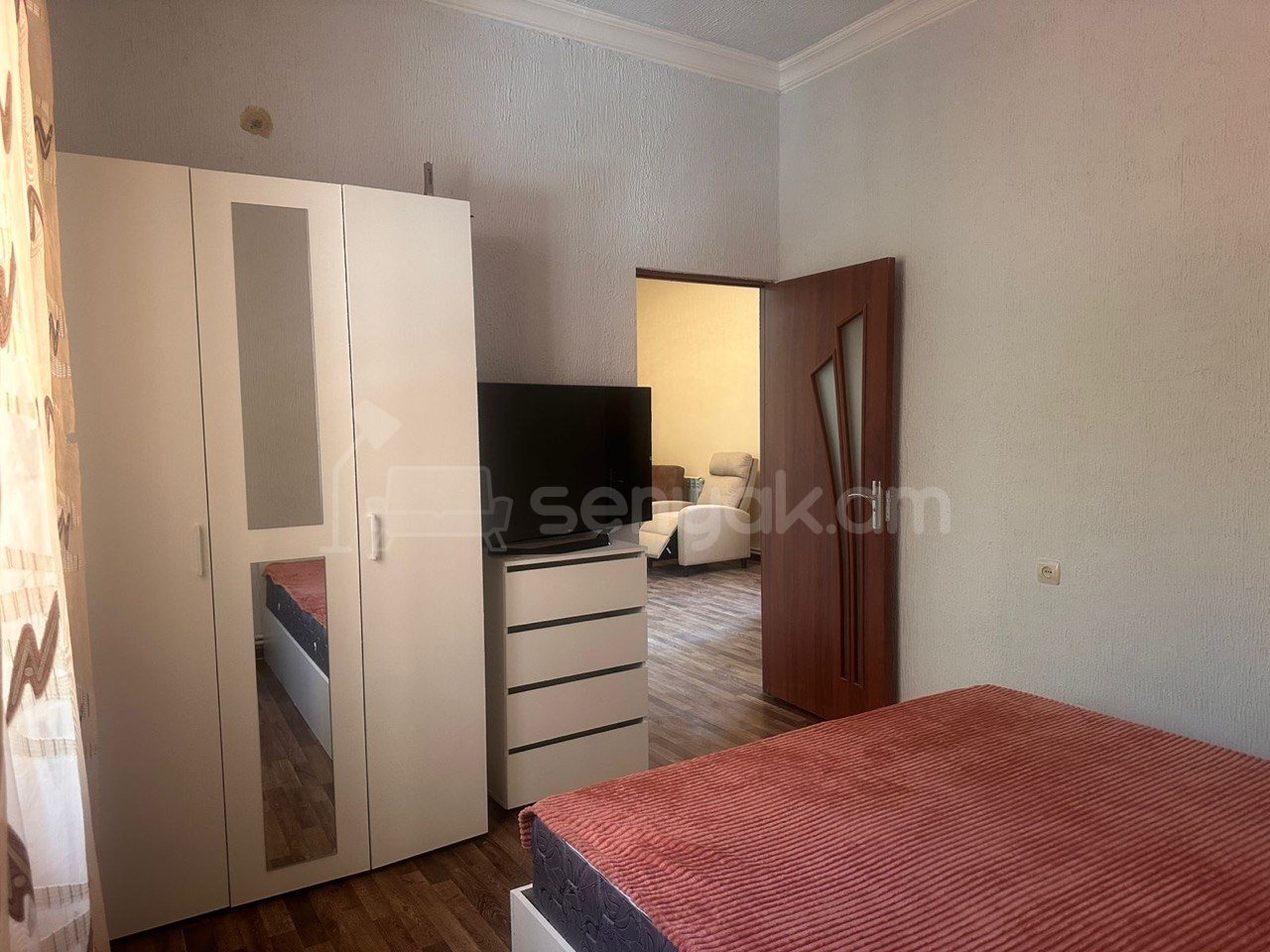 4 Սենյականոց Բնակարան, 89քմ, 2/3 հարկ, Դիզայներական Վերանորոգված, Կահավորված, Արևկող