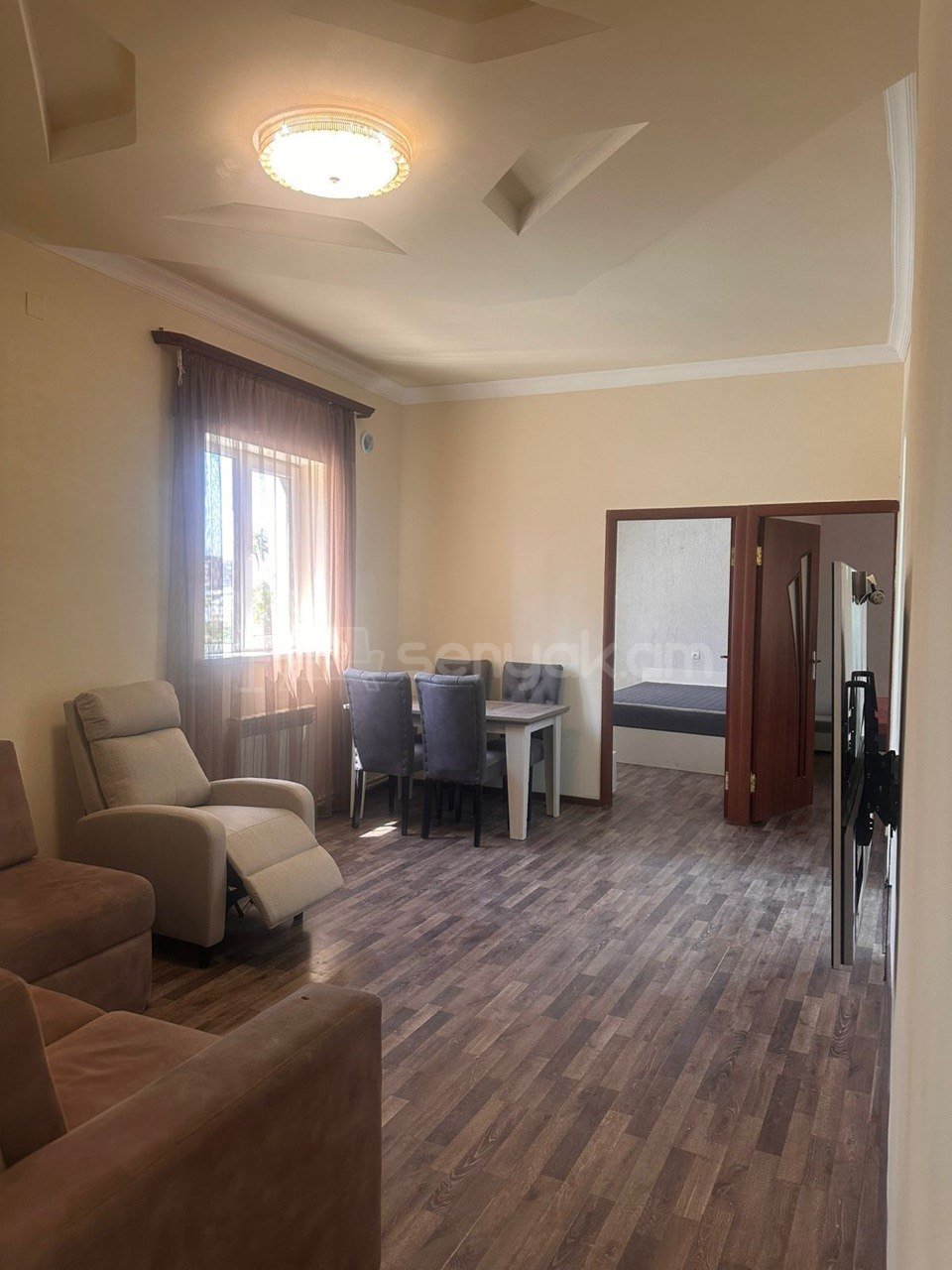 4 Սենյականոց Բնակարան, 89քմ, 2/3 հարկ, Դիզայներական Վերանորոգված, Կահավորված, Արևկող