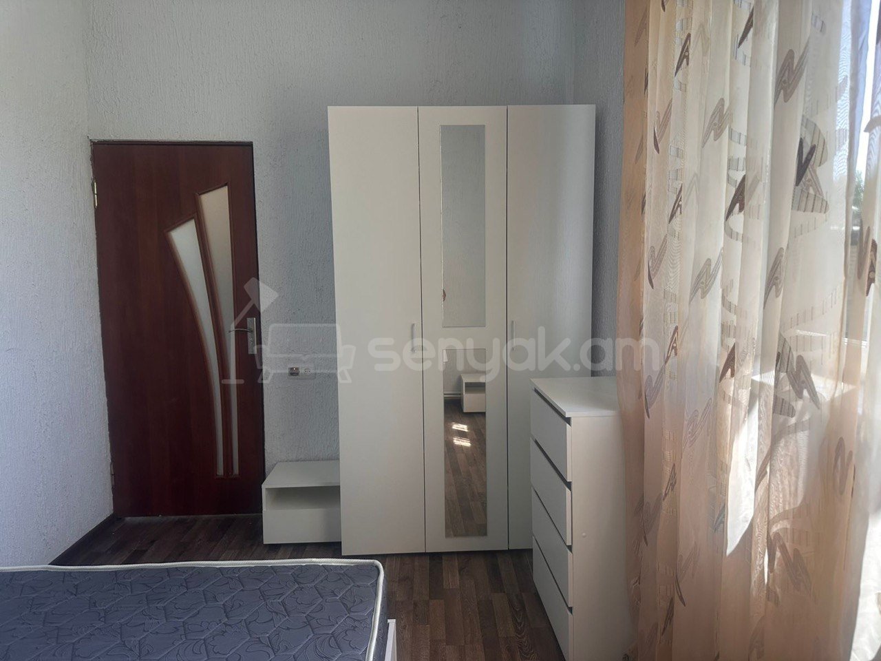 4 Սենյականոց Բնակարան, 89քմ, 2/3 հարկ, Դիզայներական Վերանորոգված, Կահավորված, Արևկող