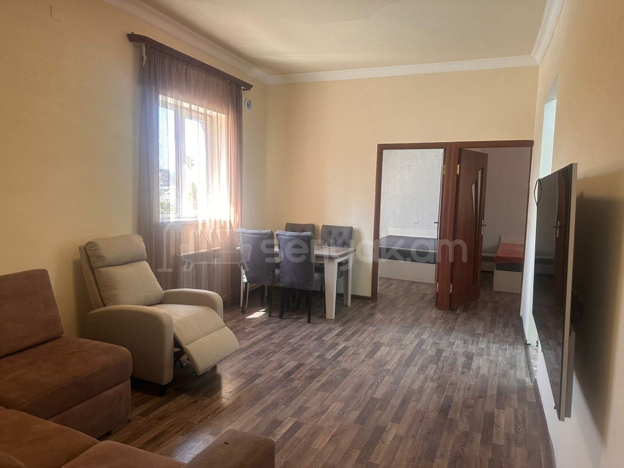 4 Սենյականոց Բնակարան, 89քմ, 2/3 հարկ, Դիզայներական Վերանորոգված, Կահավորված, Արևկող