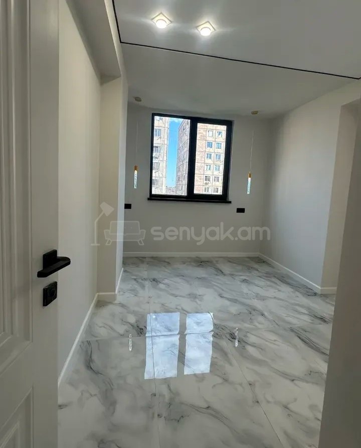 2 Սենյականոց Բնակարան, 40քմ, 8/9 հարկ, Կապիտալ Վերանորոգված