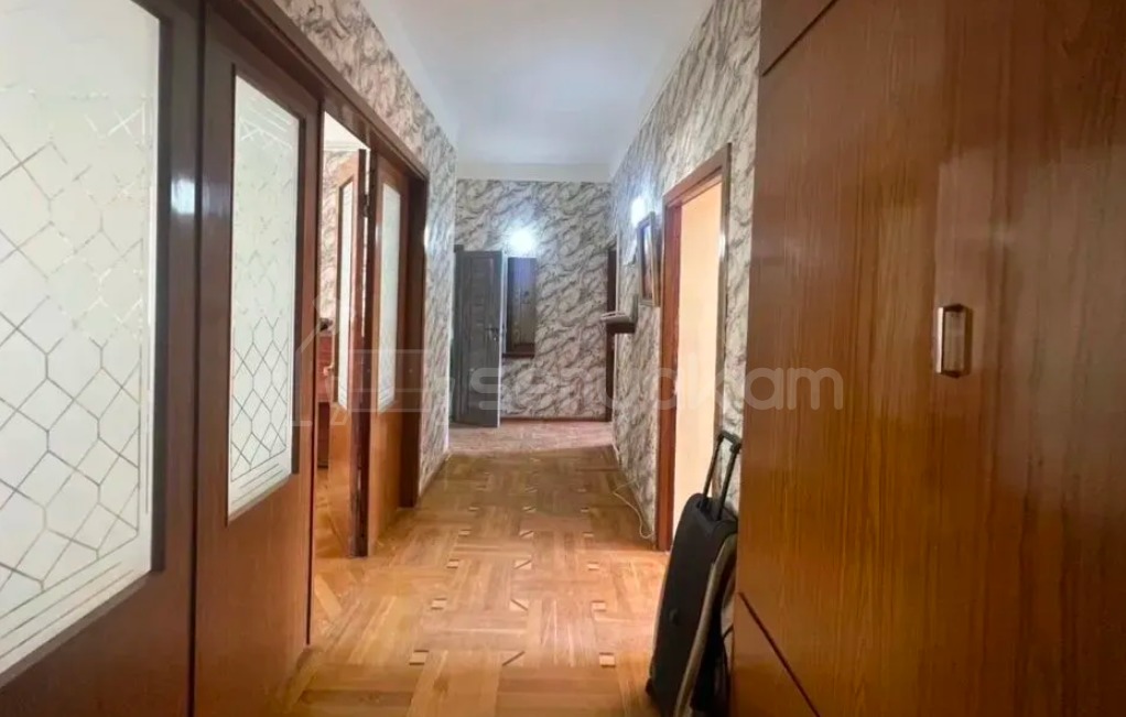 3 Սենյականոց Բնակարան Քարե Շենքում, 98քմ, 5/5 հարկ, Նորմալ Վիճակում