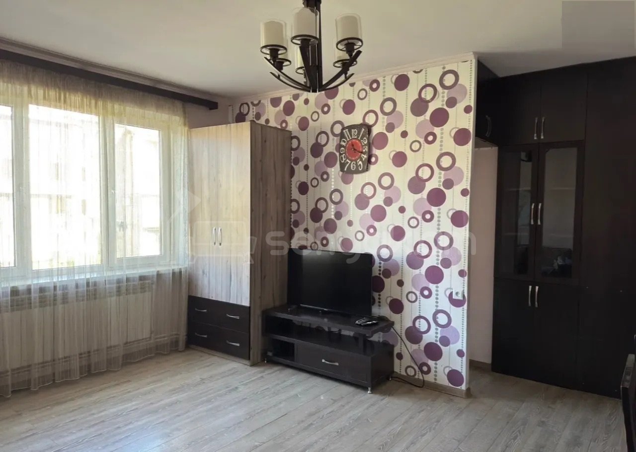 2 Սենյականոց Բնակարան Քարե Շենքում, 50քմ, 3/5 հարկ, Կապիտալ Վերանորոգված