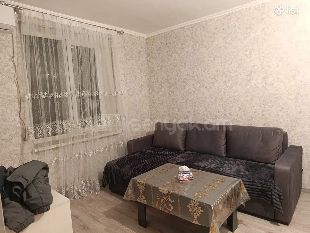 1 Սենյականոց Բնակարան Քարե Շենքում, 40քմ, 4/5 հարկ, Կապիտալ Վերանորոգված, Կահավորված, Արևկող