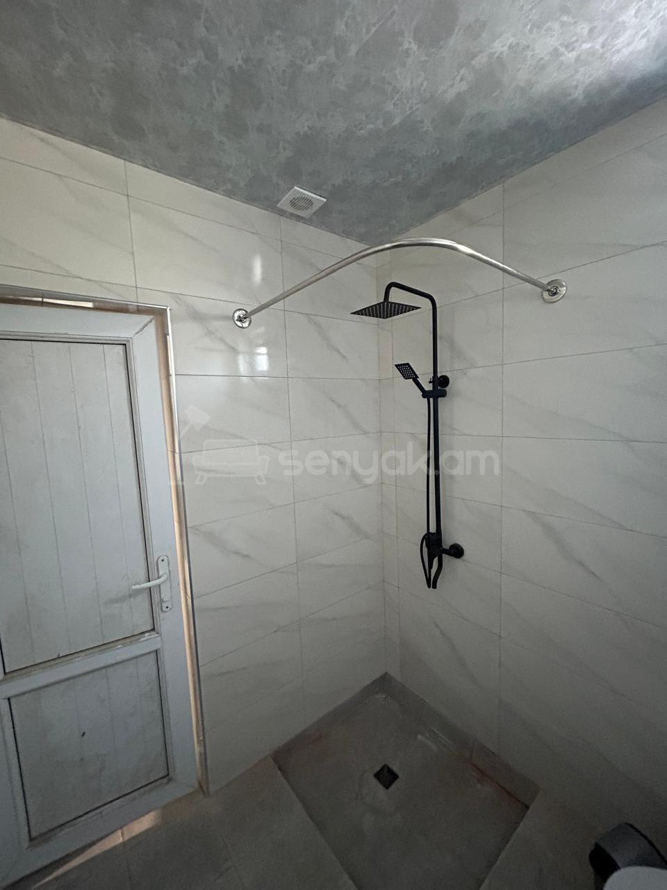 1 Սենյականոց Բնակարան Քարե Շենքում, 25քմ, 1/1 հարկ, Նորմալ Վիճակում, Կահավորված, Արևկող