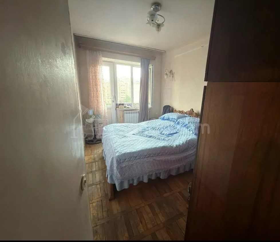 3 Սենյականոց Բնակարան, 75քմ, 8/9 հարկ, Պետական Վիճակում