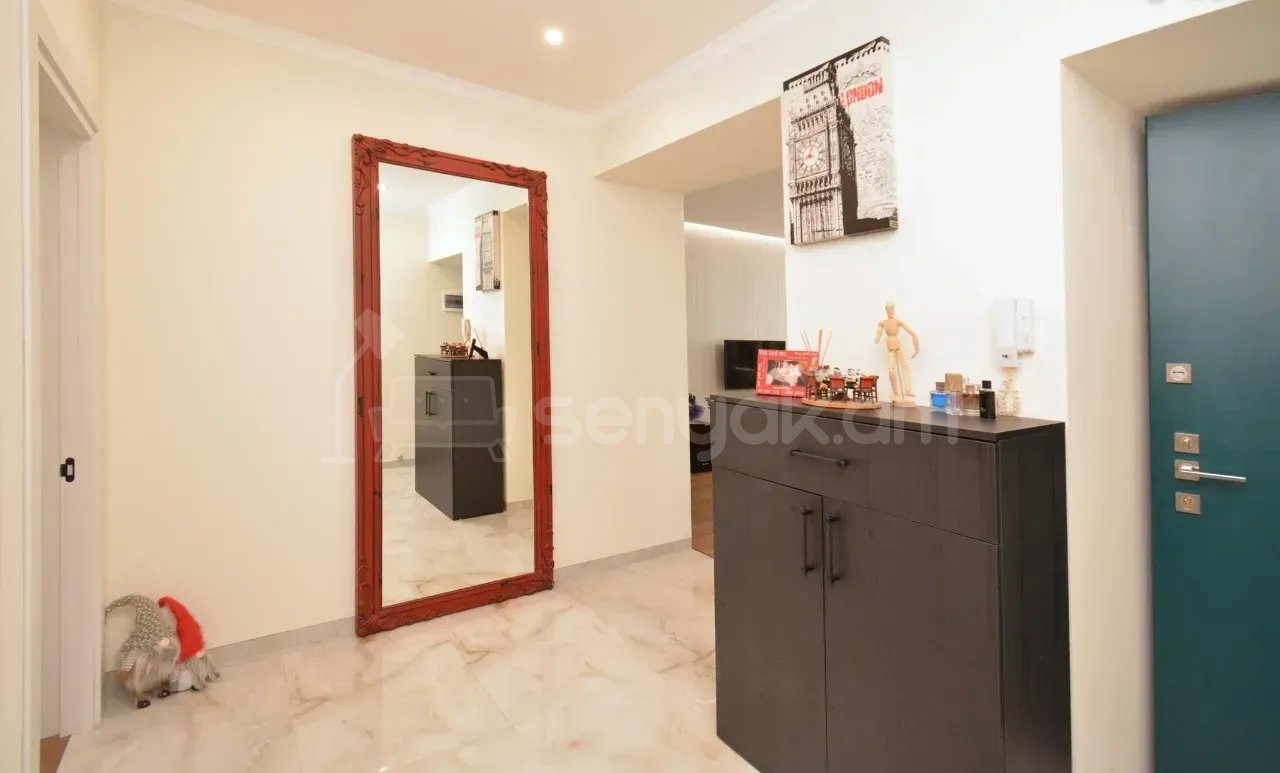 3 Սենյականոց Բնակարան Քարե Շենքում, 75քմ, 5/5 հարկ, Դիզայներական Վերանորոգված