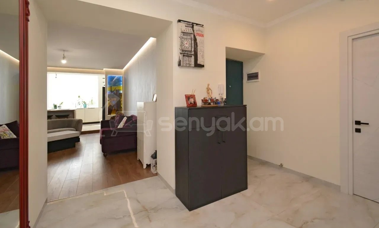3 Սենյականոց Բնակարան Քարե Շենքում, 75քմ, 5/5 հարկ, Դիզայներական Վերանորոգված