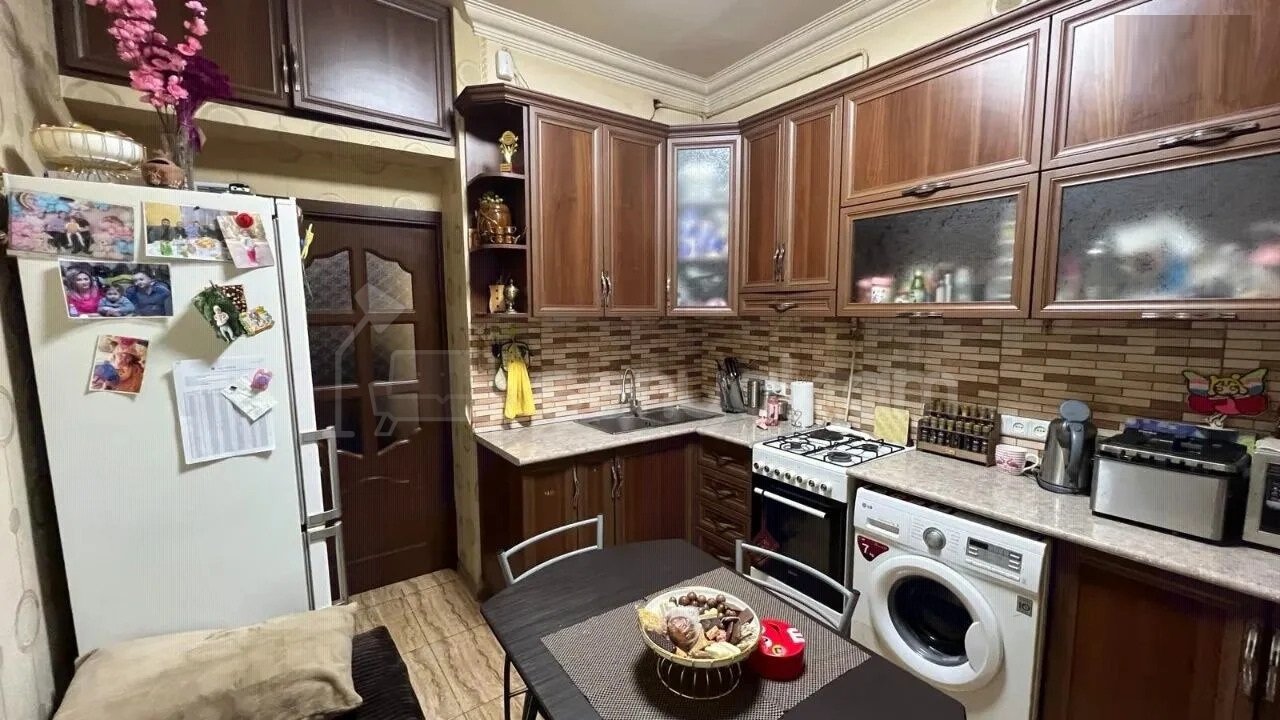 1 Սենյականոց Բնակարան Քարե Շենքում, 36քմ, 1/4 հարկ, Կապիտալ Վերանորոգված